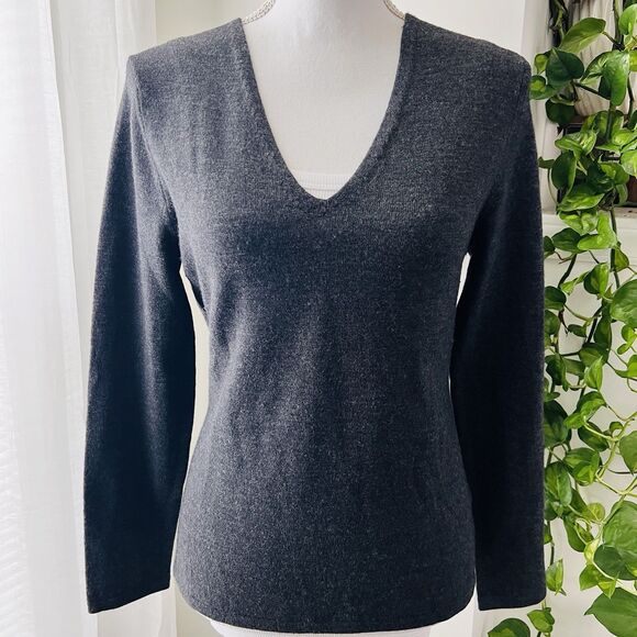 Eddie Bauer Sweaters - Eddie Bauer Italian Merino Wool Charcoal Gray Cozy Stretchy Sweater - Size Small